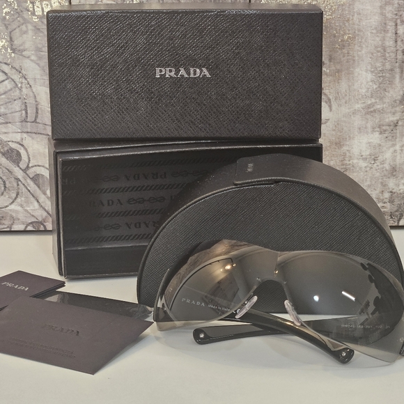 Prada Vintage SPR 041 1AB-3M1 Black Frames Unisex Sunglasses